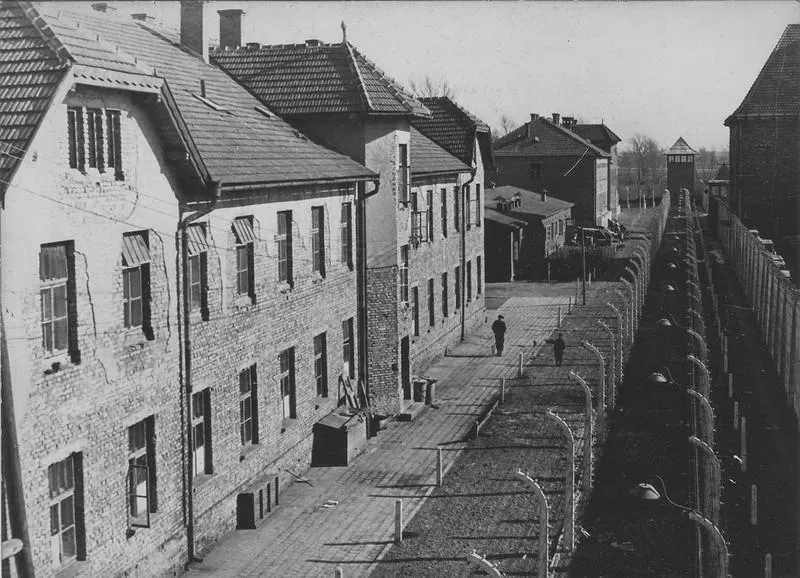 Концентрационный лагерь и лагерь смерти Освенцим